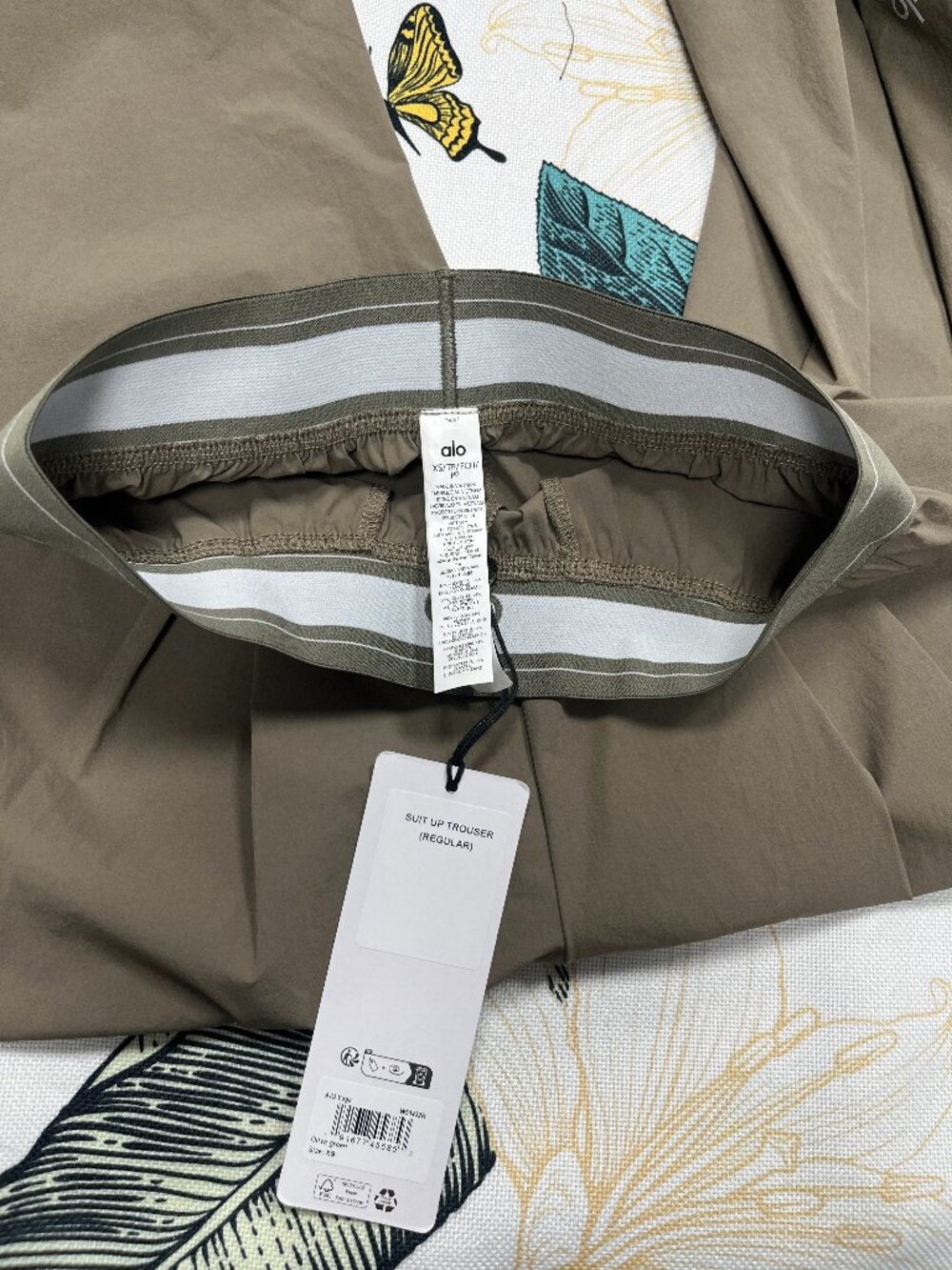 🥰Alo Yoga Suit Up Trousers Olive (Regular Limited) Brand new with tags - Picture 4 of 7